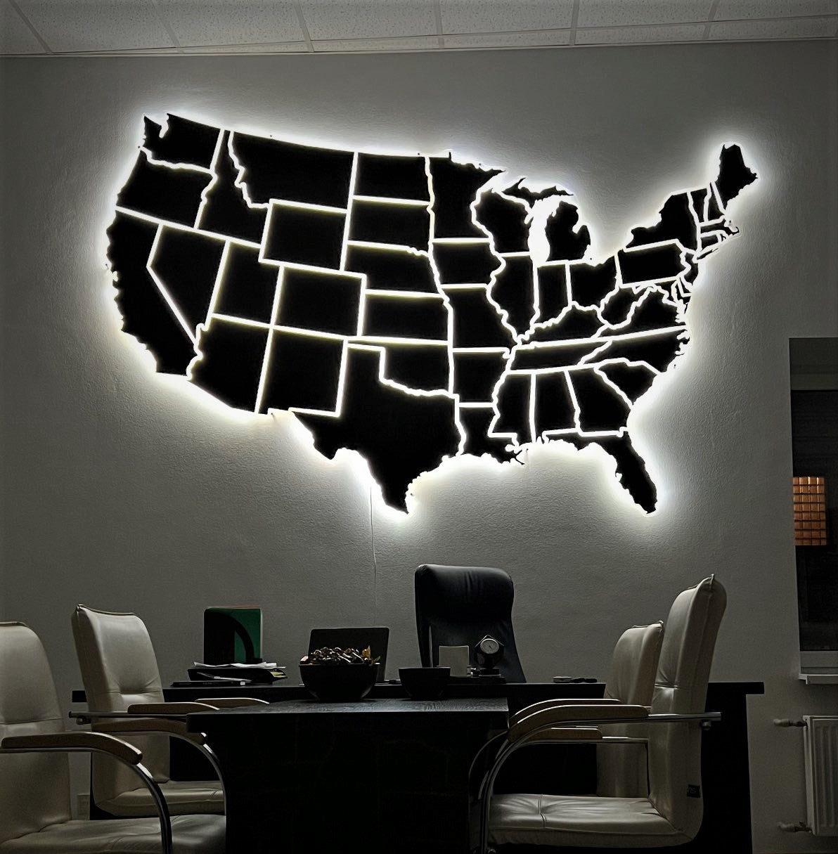 Mapa USA LED na szkle akrylowym z podświetleniem między stanami kolor Black