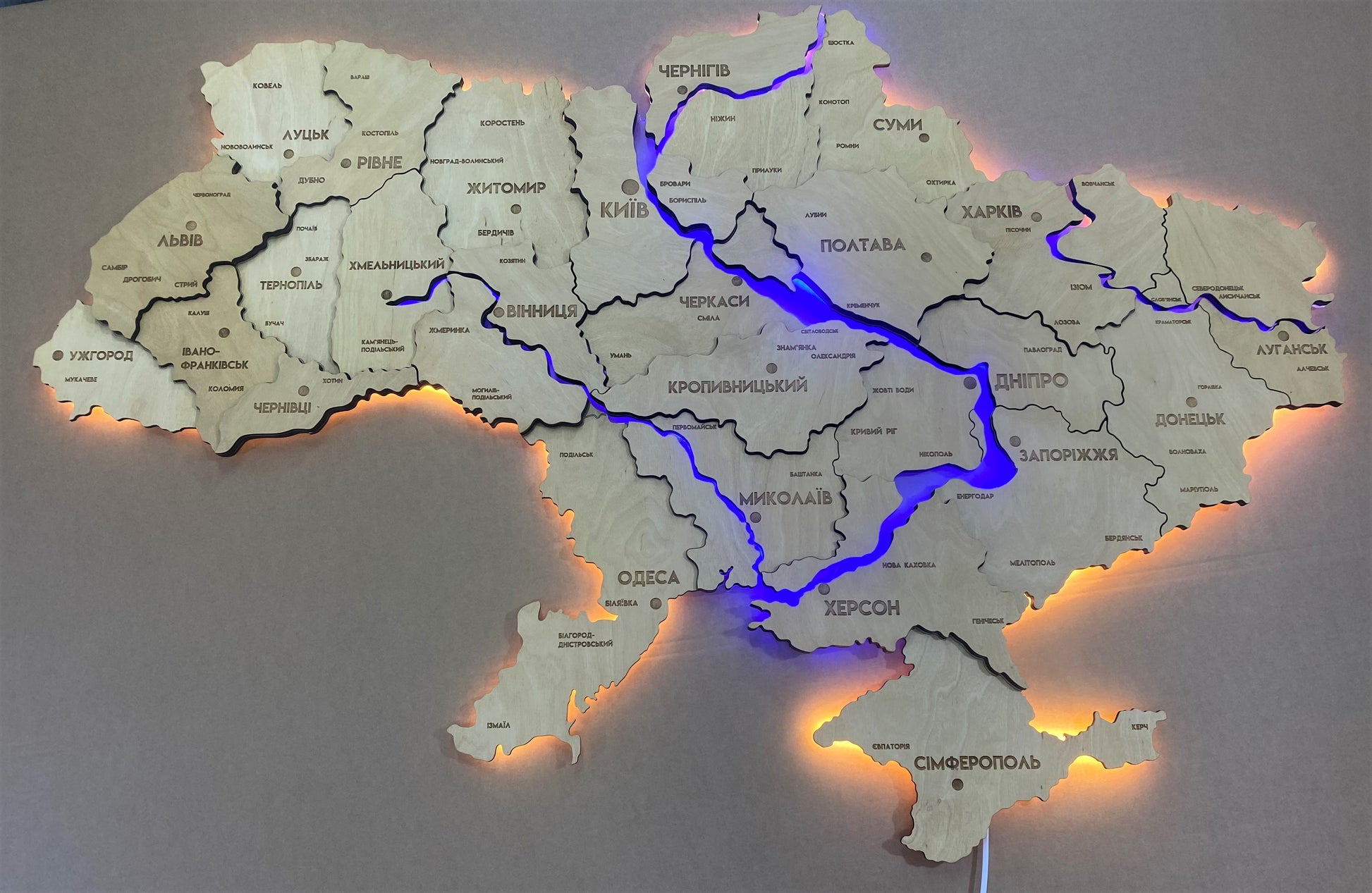 Wielowarstwowa mapa Ukrainy LED z podświetleniem rzek kolor Natural
