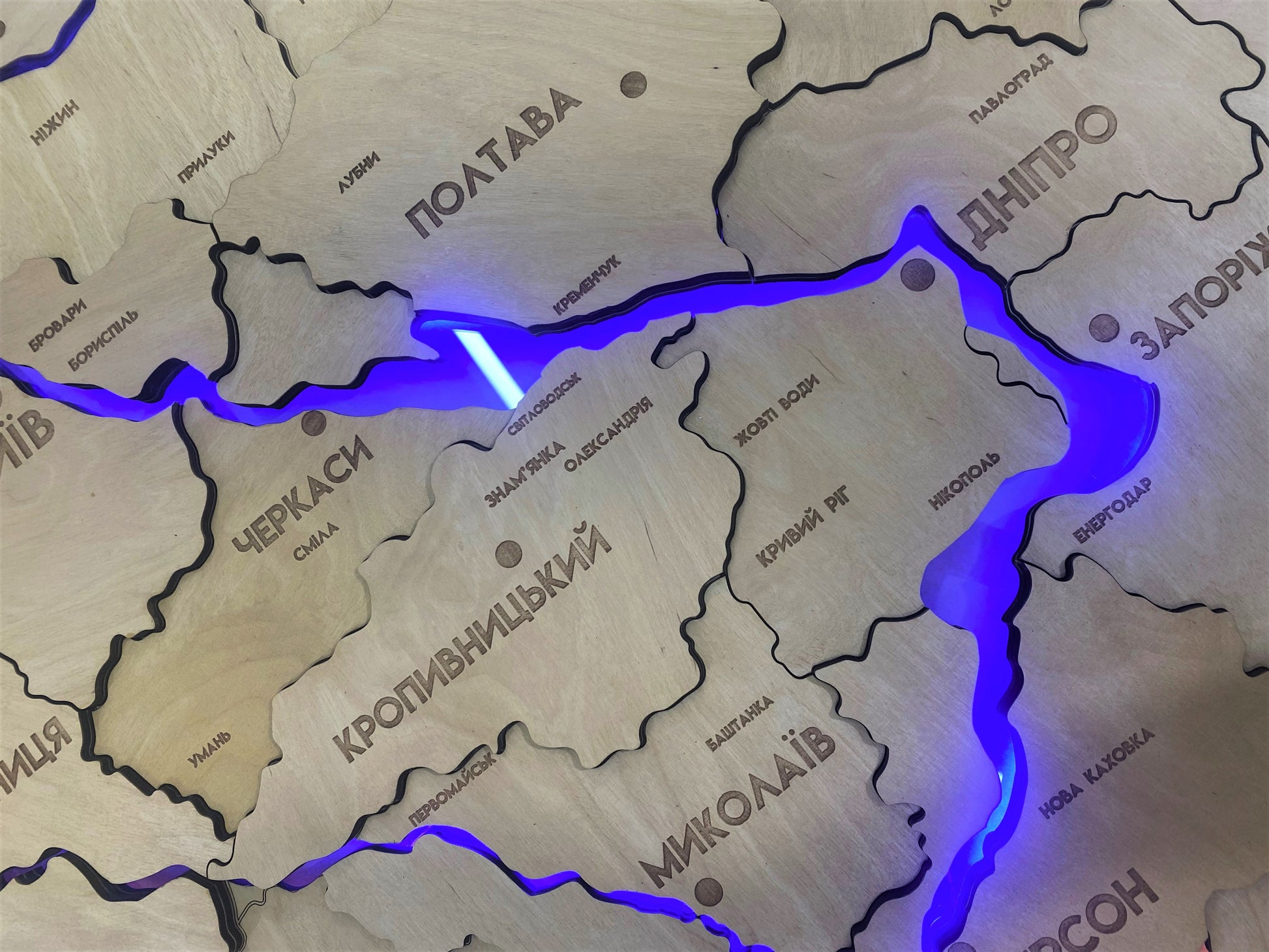Wielowarstwowa mapa Ukrainy LED z podświetleniem rzek kolor Natural